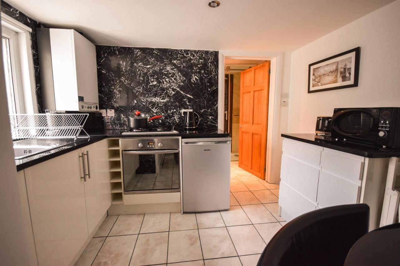 London Collection - Old Compton Soho Appartement Buitenkant foto