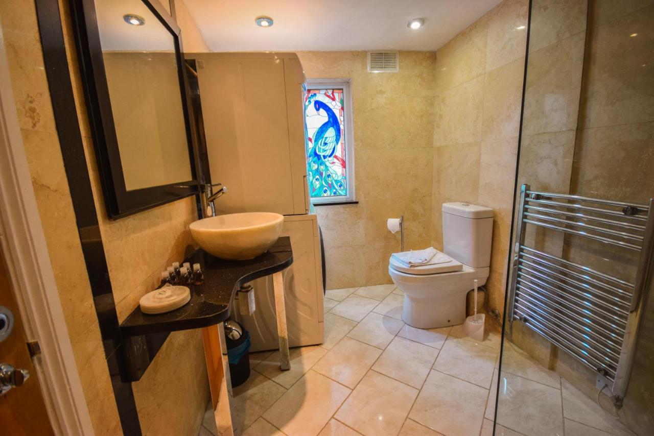 London Collection - Old Compton Soho Appartement Buitenkant foto