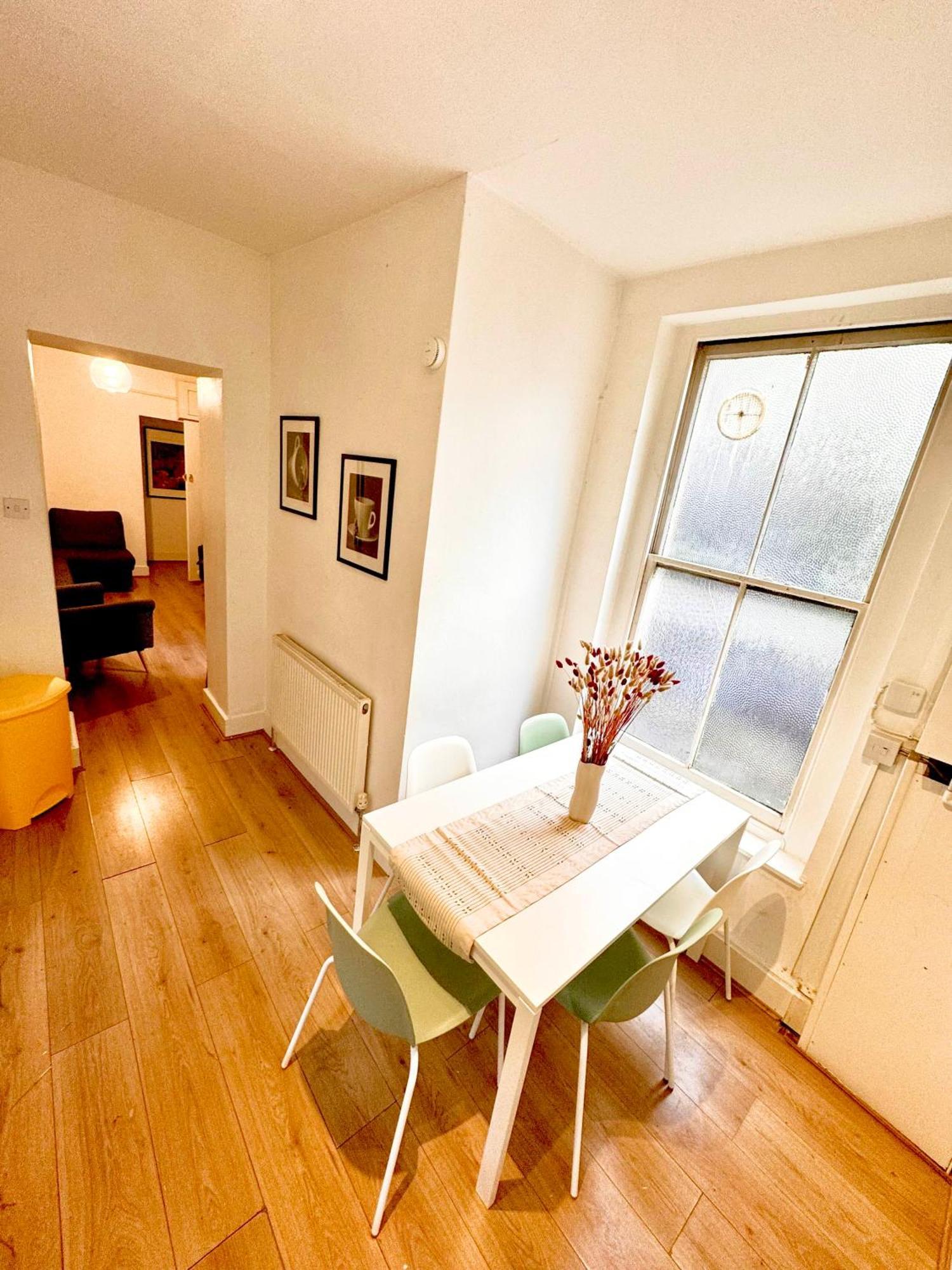 London Collection - Old Compton Soho Appartement Buitenkant foto